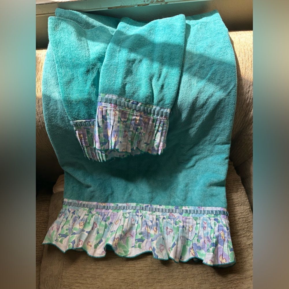 1978 Avanti 100% cotton towel set - NWOT